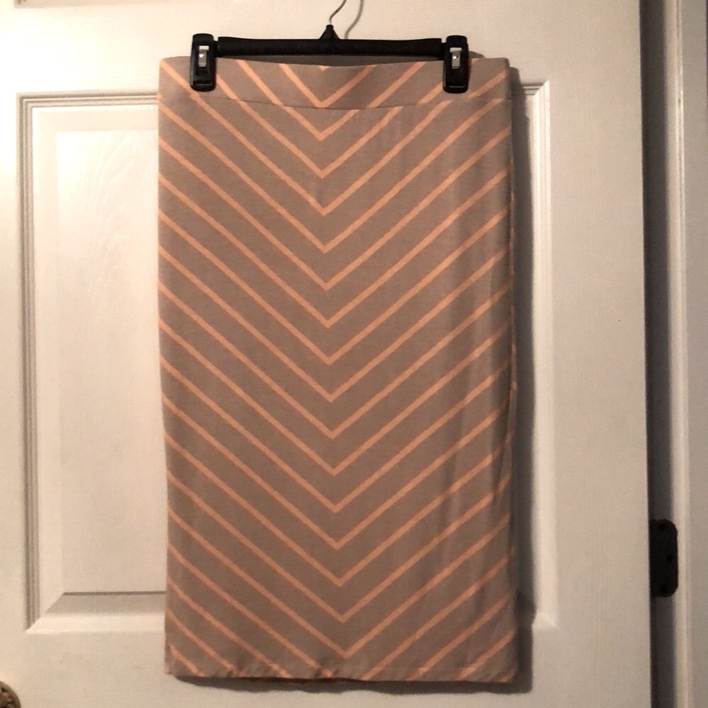 L/N Apt. 9 Stretch Midi Skirt Size M